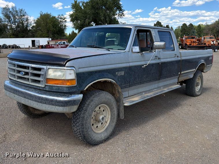 1993 Ford F350 Crew Cab pickup truck - FK4605