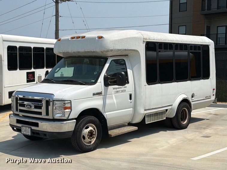 2012 Ford Eldorado E350 Super Duty shuttle bus - FT6121