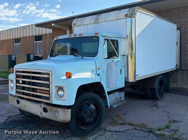 1989 International 1654 box truck - FT6661