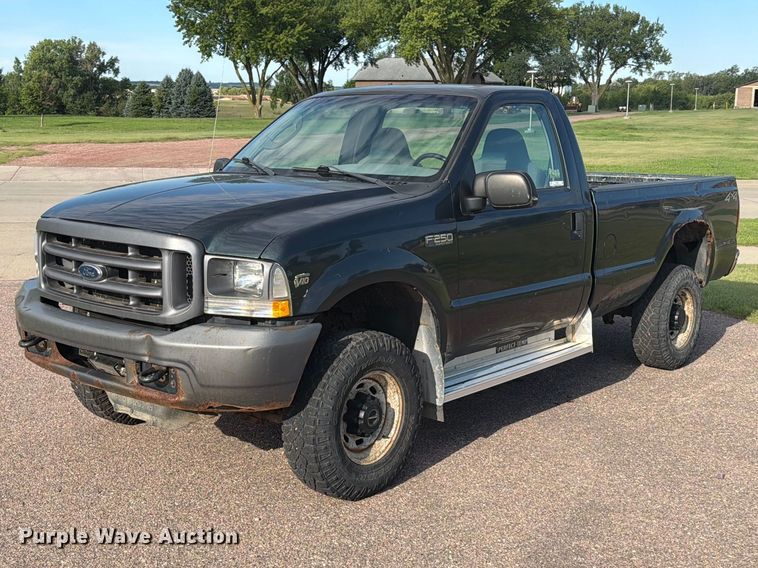 2004 Ford F-250 pickup truck - FT6662