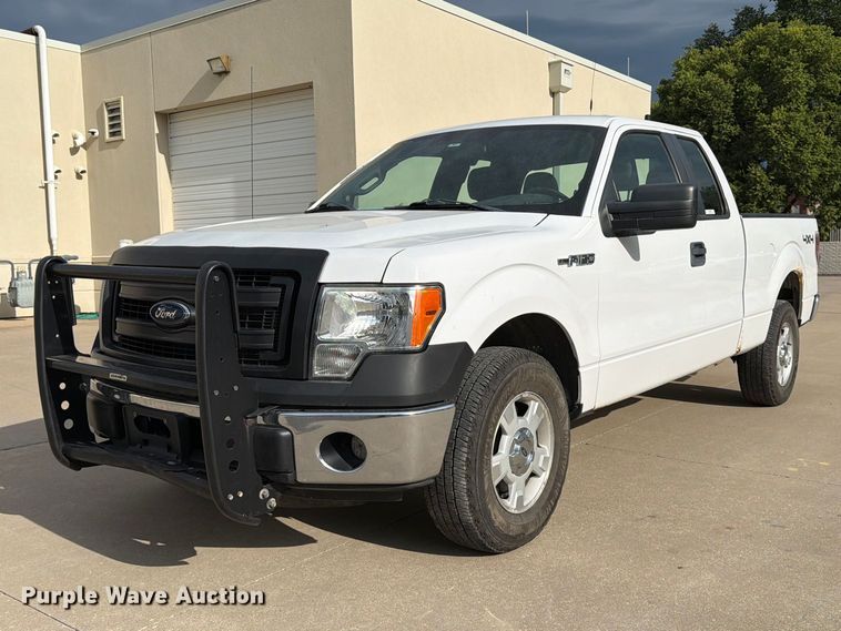 2014 Ford F150 Ext. Cab pickup truck - MZ9986