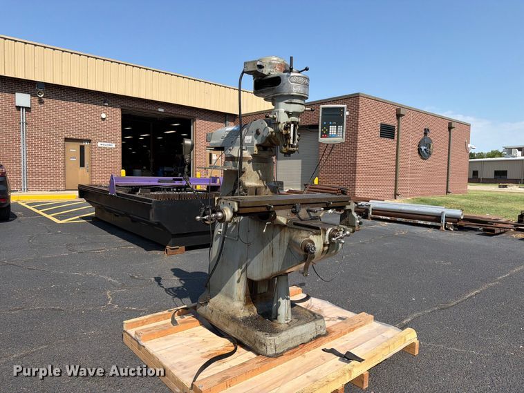 Bridgeport milling machine - NA9382