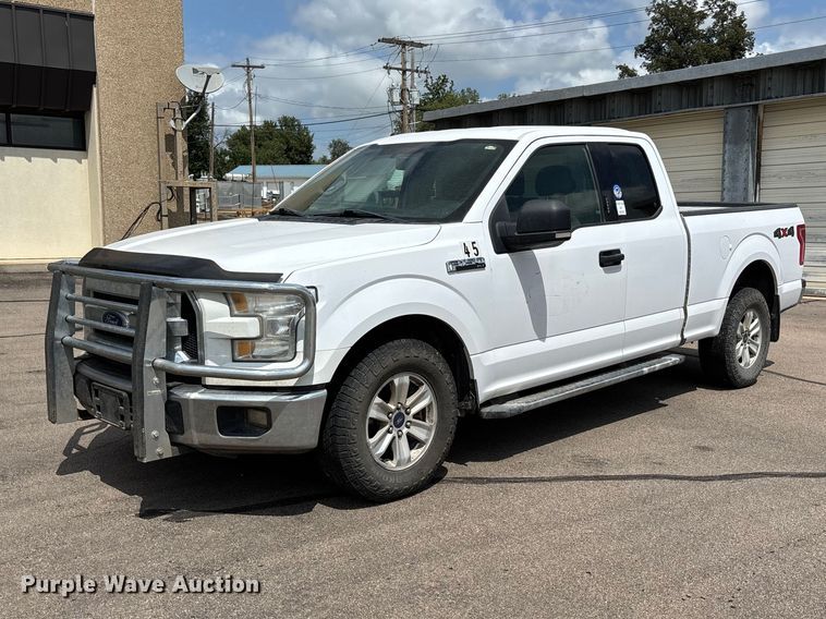 2015 Ford F150 Ext. Cab pickup truck - NM9938