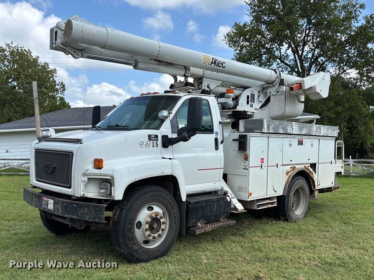 2006 Chevrolet C7500 bucket truck - NM9939