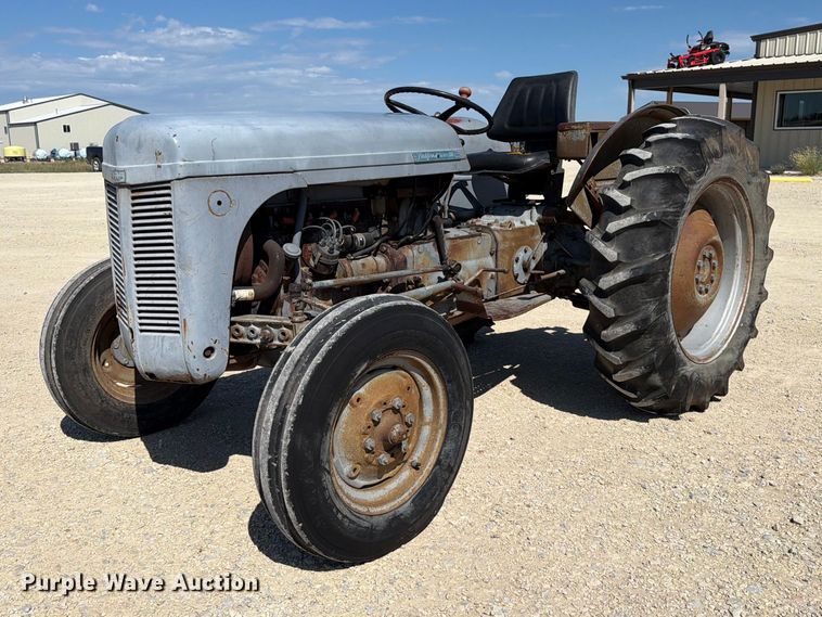 1954 Ferguson TO-30 tractor - EP7513