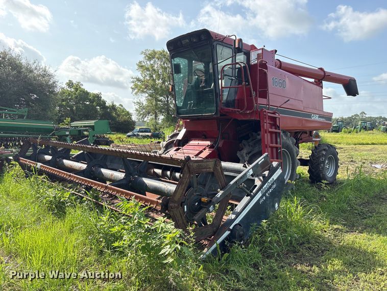 Case IH 1660 RWA combine - EU0708