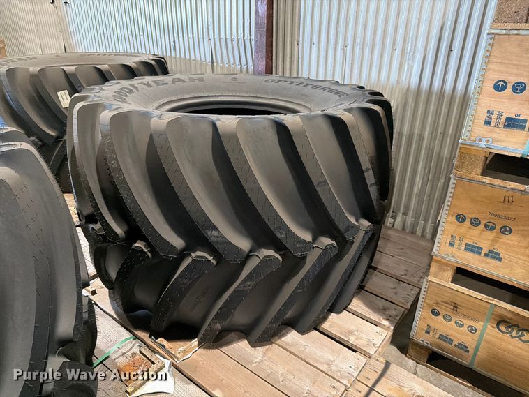 Goodyear Optitourqe VF105/50R32CF0 tire - EU5872