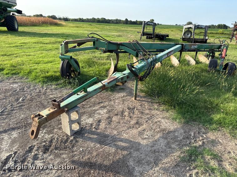John Deere 3710 six bottom plow - EV6096