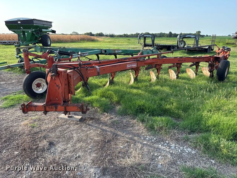 Allis-Chalmers seven bottom plow - EV6097