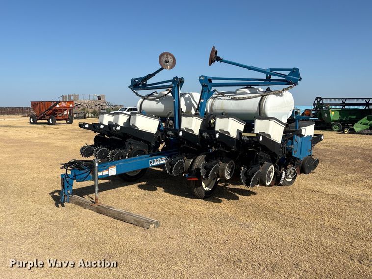 2004 Kinze 3200 planter - EW4078
