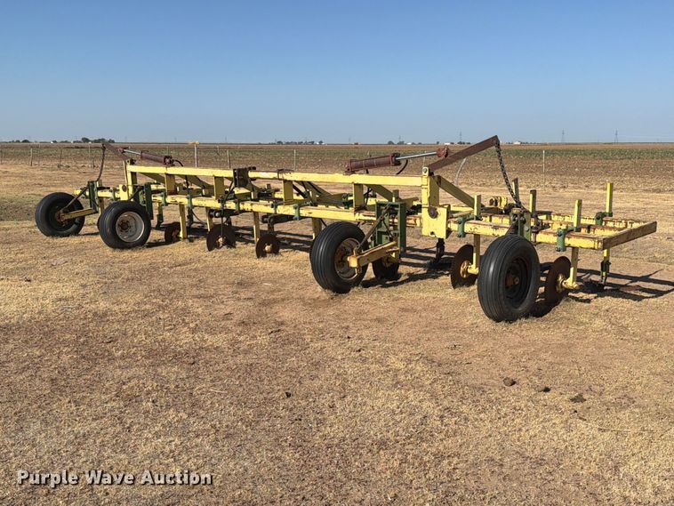 Row crop cultivator - EW4097