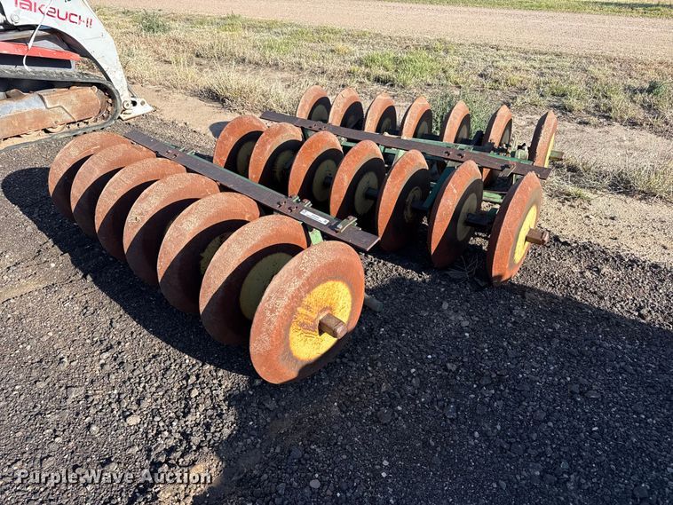 John Deere closing disks - EW4205