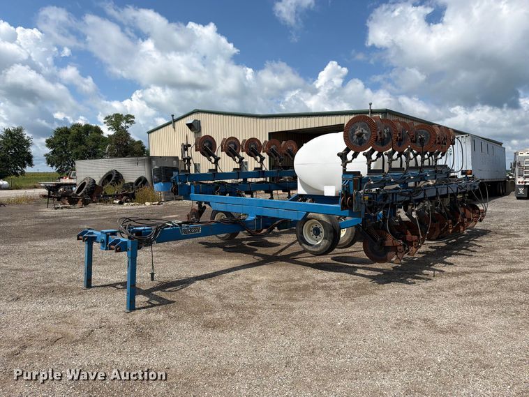 Progressive liquid fertilizer applicator - FC3324
