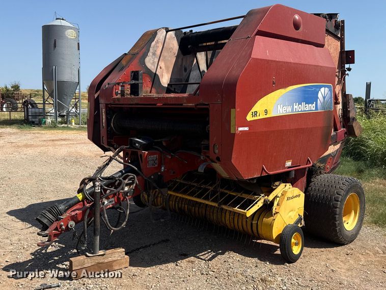 2008 New Holland BR7090 round baler - FC4184