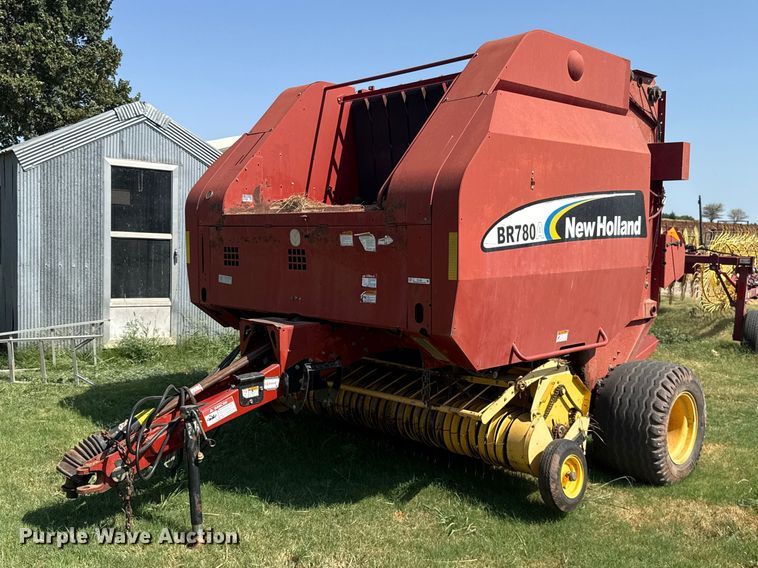 2007 New Holland BR780A round baler - FC4185