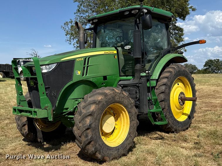 2011 John Deere 7215R MFWD tractor - FC4216