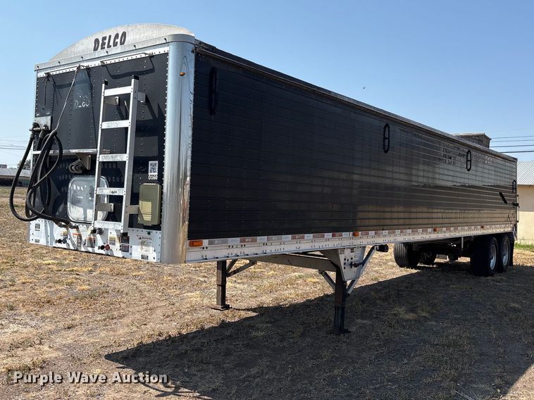 2011 Wilson DWG-550WB grain trailer - JM9387