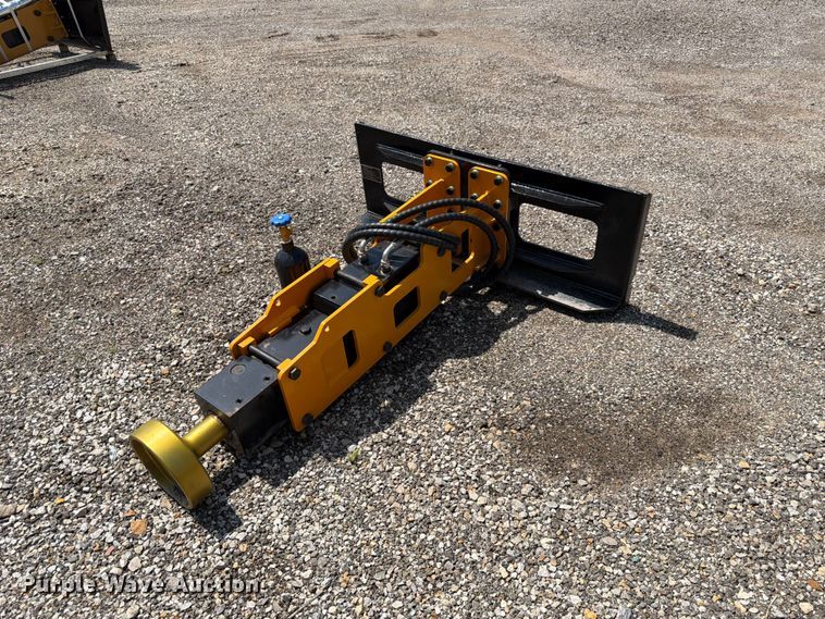 2026 D680 skid steer pile hammer - MQ9076