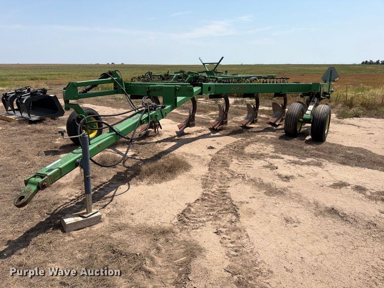 John Deere A3600 6 bottom plow - MZ9891