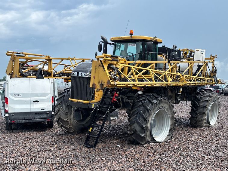 2018 RoGator RG1100C sprayer - YA4451