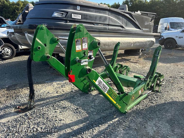 2021 John Deere 520M loader - YA4948