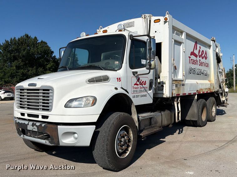 2008 Freightliner Business Class M2 refuse truck - DQ7946