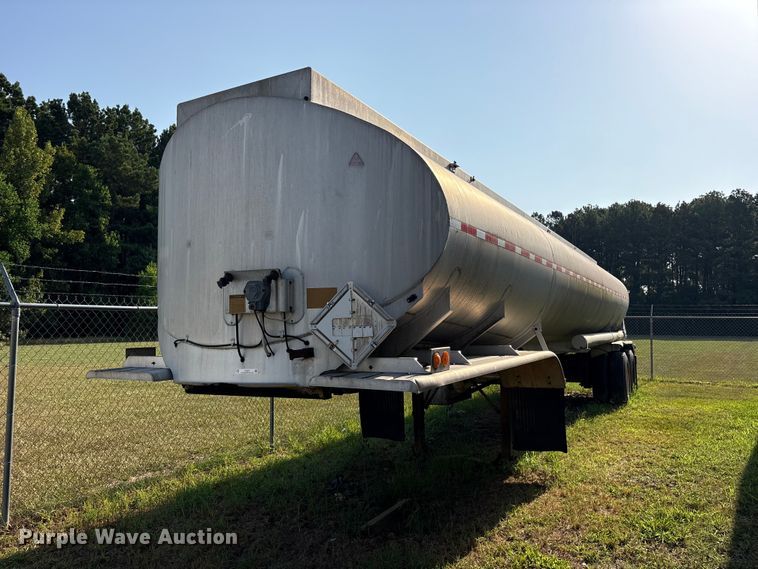 1977 Fruehauf TAG-F2-F tank trailer - ET0373