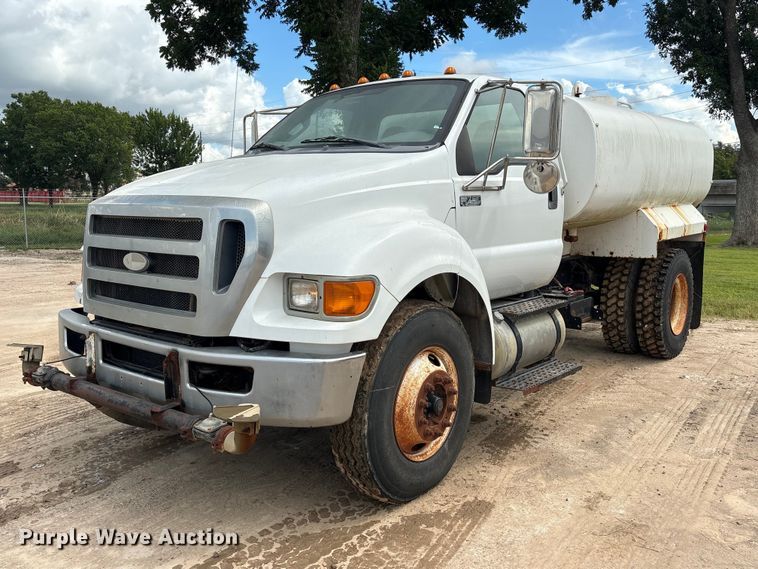 2013 Ford F750 Water Truck - EU0790
