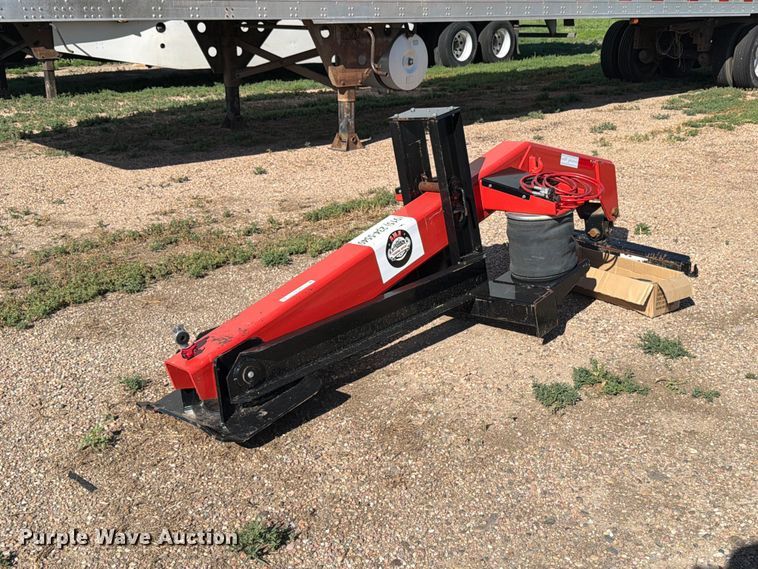 AMA fifth wheel wrecker attachment - EW1060