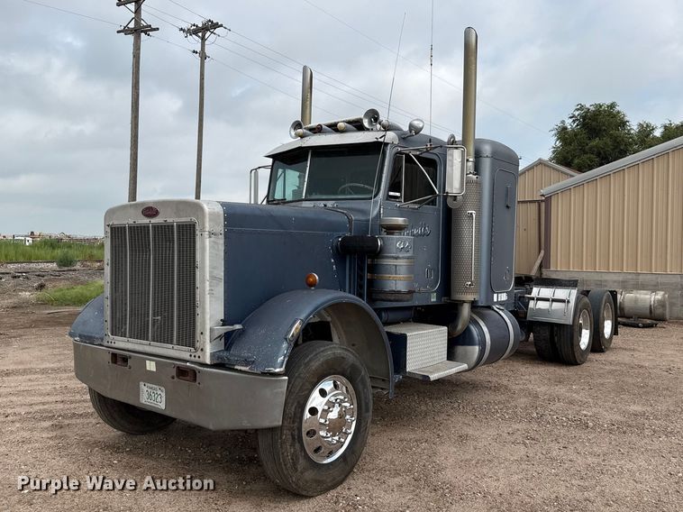 1974 Peterbilt 359A semi truck - EW4186