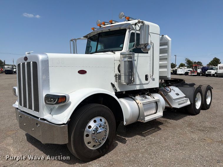 2012 Peterbilt 388 semi truck - FB5053