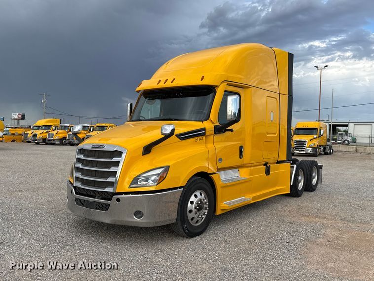 2021 Freightliner Cascadia 126 semi truck - FC4228