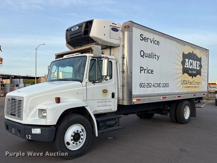 2003 Freightliner FL70 refrigerated truck - FH7525