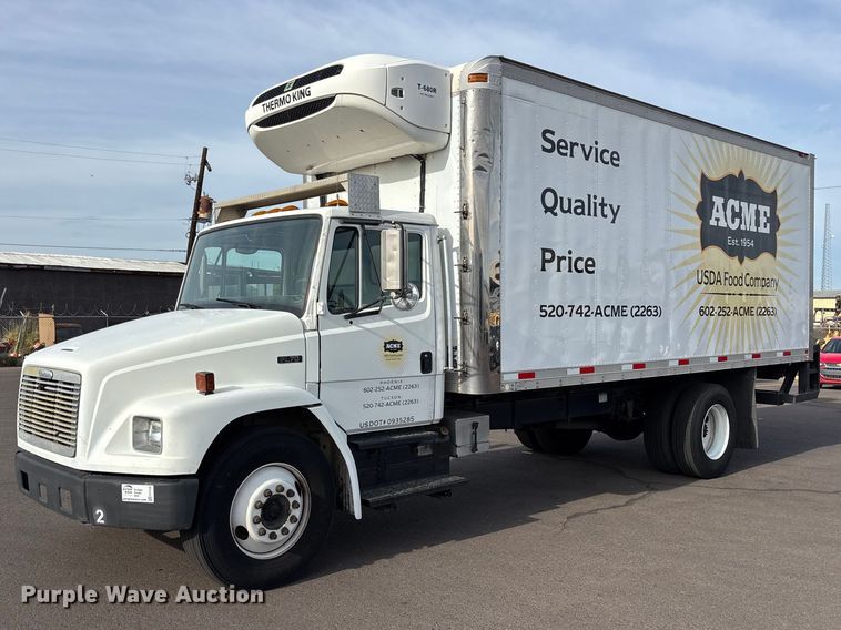 1999 Freightliner FL70 refrigerated truck - FH7530