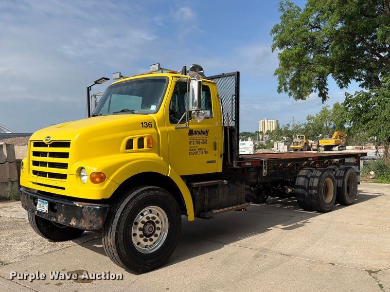 1999 Sterling L7500 flatbed truck - FK0253