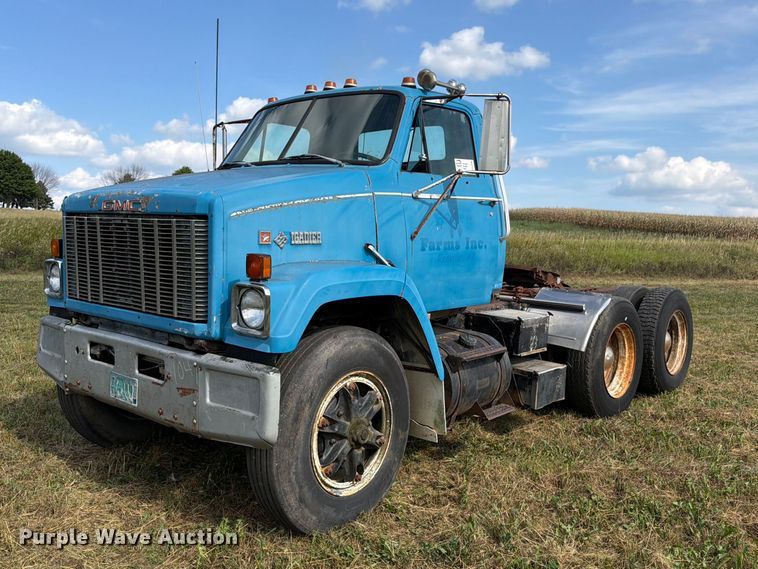1985 GMC J9C064 semi truck - FK3390