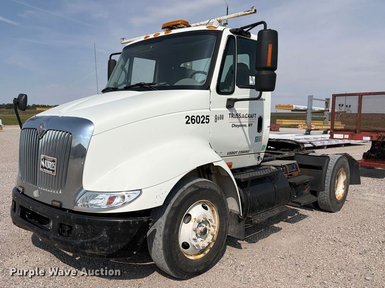 2007 International 8600 semi truck - FM7624