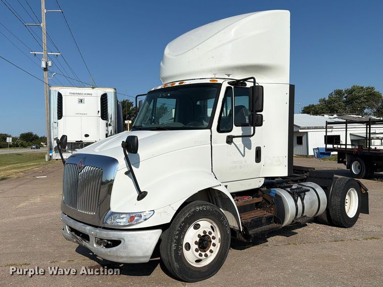 2017 International RA027 semi truck - FN2558