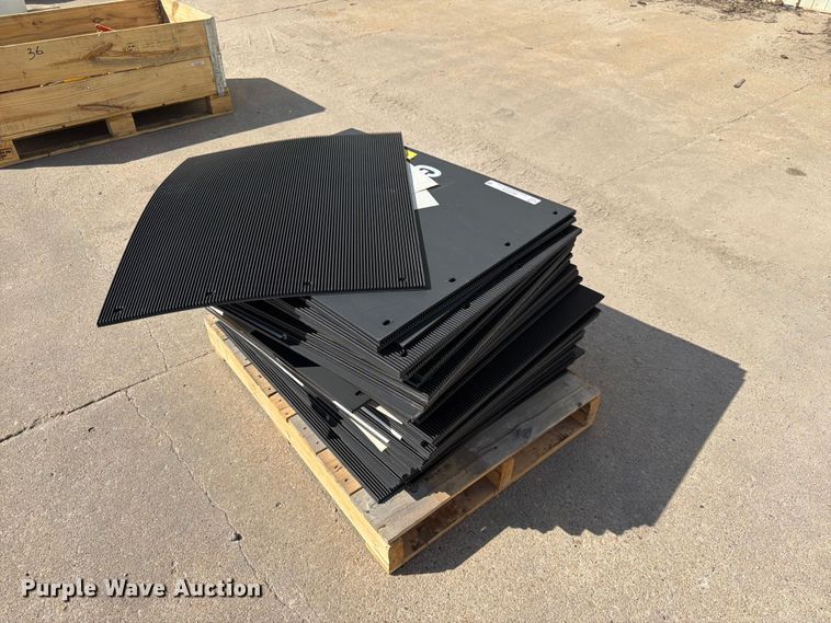(42) 24" x 31" mud flaps - MQ9104