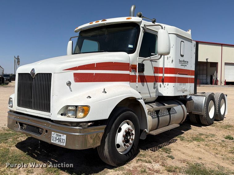 2002 International 9200i semi truck - NC9837