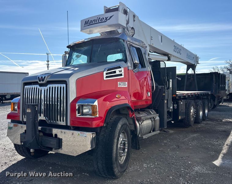2019 Western Star 4700 crane truck - YA2011