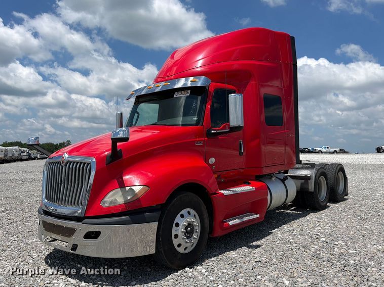2019 International LT625 semi truck - YA3850