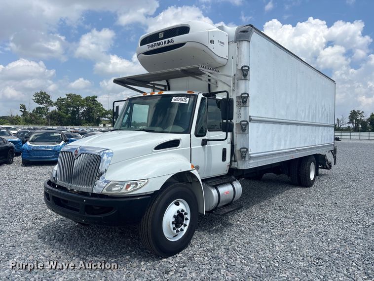 2019 International 4300 refrigerated truck - YA3997