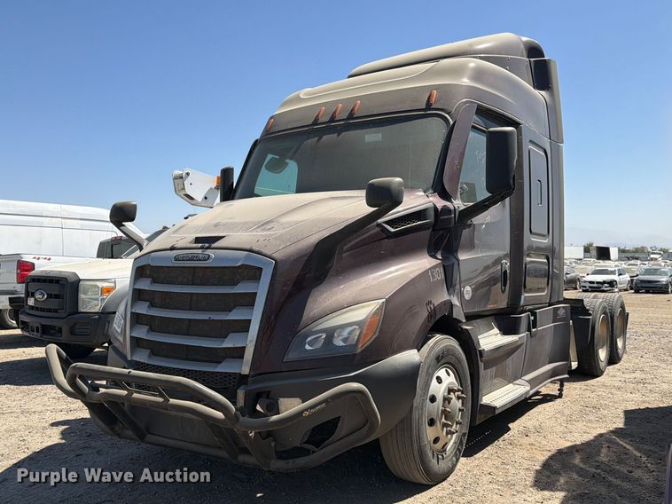 2022 Freightliner Cascadia 116 semi truck - YA4065