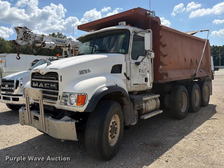 2006 Mack CV713 dump truck - YA4522