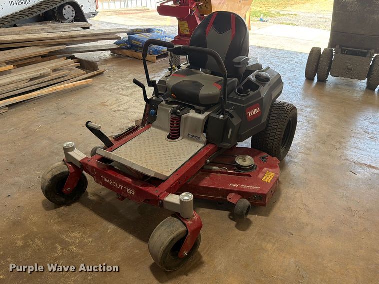 Toro ZTR lawn mower - DV8589