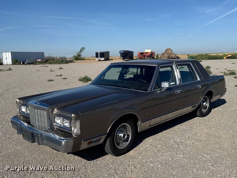 1985 Lincoln Town Car  - DY3246