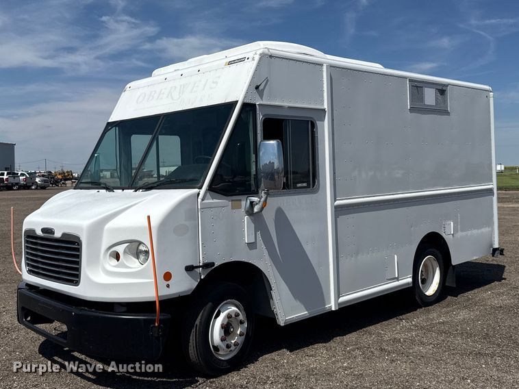 2017 Freightliner MT45  refrigerated delivery truck - DY3288