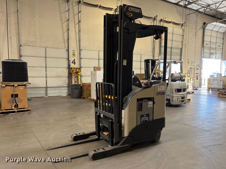 2016 Crown RR6Z25-36 reach truck - EC8272