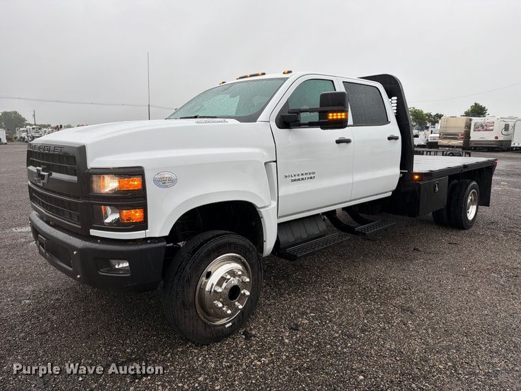 2022 Chevrolet C5500 Crew Cab flatbed truck - EG9226